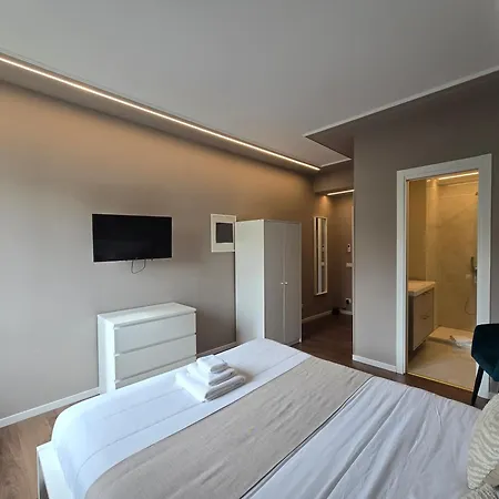 Domus Paolina Ostiense 아파트 *